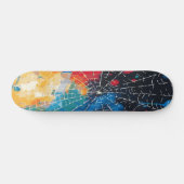 Wit spinnenweb op multi-kleur verfspatten skateboard (Horizontaal)