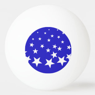 Wit sterpatroon op blauwe achtergrond pingpongballen