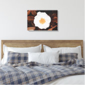 Wit wild Roos op koperkleurige herfstbladeren Canvas Afdruk (Insitu (Slaapkamer))