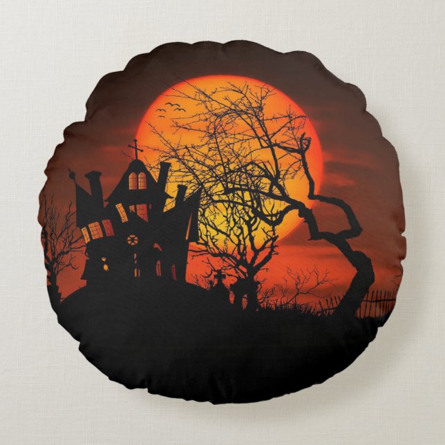 Witch Castle Round Pillow Rond Kussen (Voorkant)