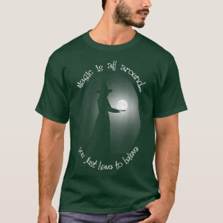 Witch Holding Moon Magic is helemaal rond T-shirt