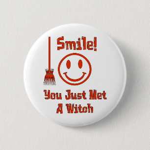 Witch Smile Ronde Button 5,7 Cm