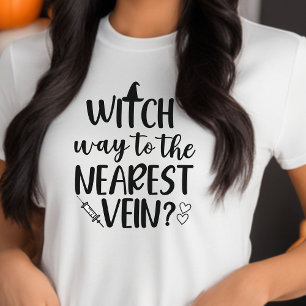 Witch Way naar de dichtstbijzijnde Halloween Nurse Tri-Blend Shirt