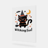 Witching Fun Zwarte Kat met Bezem – Schattigee Hal Acryl Bord (Hoek)