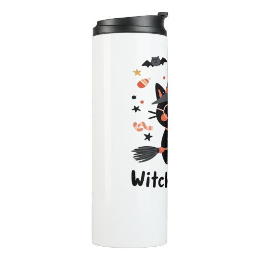 Witching Fun Zwarte Kat met Bezem – Schattigee Hal Thermosbeker (Gedraaid links)