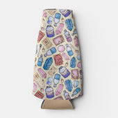 Witchy Wonders Cozy Flesjeskoeler (Voorkant)