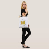Witgouden monogram draagtas (Op model)