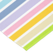 Witte afgedekte regenboogstrips tafelkleed (Gekanteld)