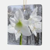 Witte amaryllis en sneeuw I Keramisch Ornament (Links)