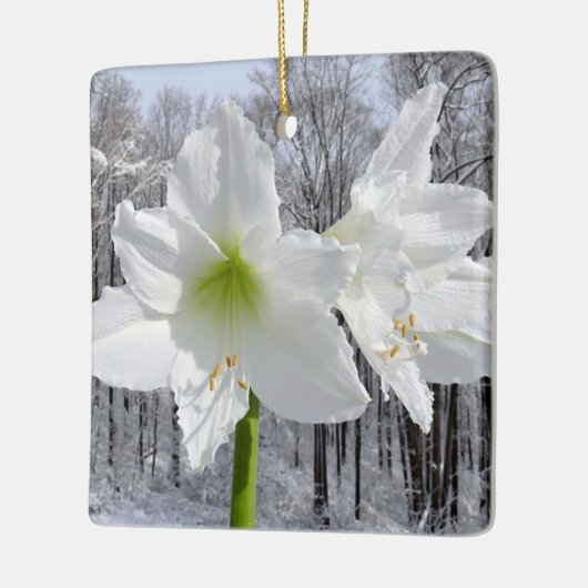 Witte amaryllis en sneeuw I Keramisch Ornament (Links)
