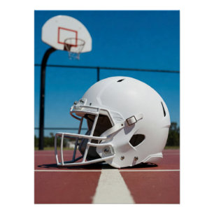 Witte American Footballhelm op de scheidslijn Perfect Poster
