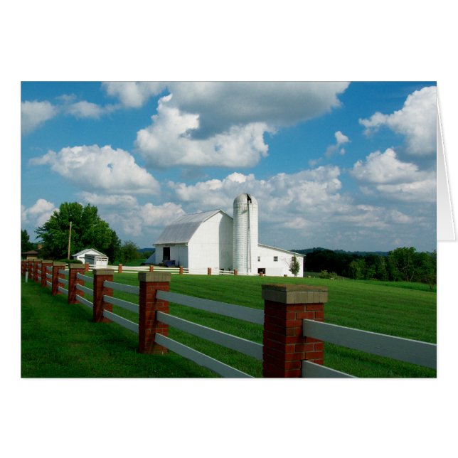 Witte Barn. Wit hek. (Voorkant Horizontaal)