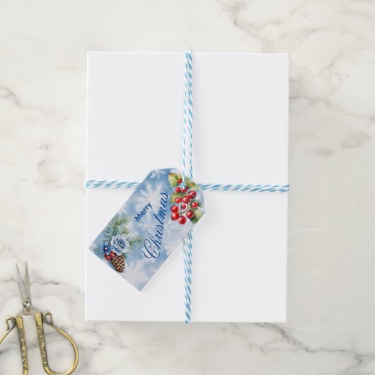 Witte Blauwe Sneeuwvlokken en Holly Berries Kerstm Cadeaulabel (Met Touw)