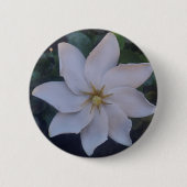 Witte bloem op knop ronde button 5,7 cm (Voorkant)
