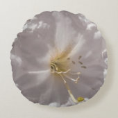witte bloem rond kussen (Voorkant)