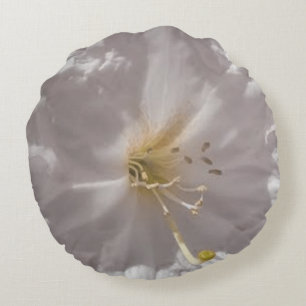 witte bloem rond kussen