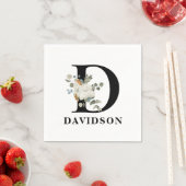 Witte Bloem Zwarte Monogram D Servet (Insitu)