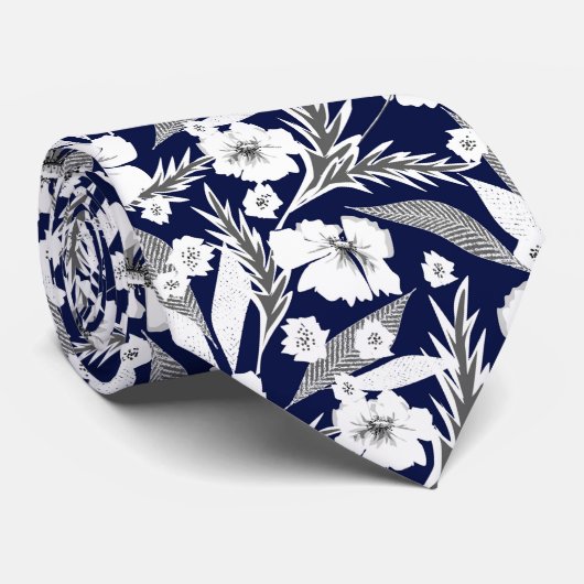 Witte bloemen, blauw en wit. stropdas (Opgerold)