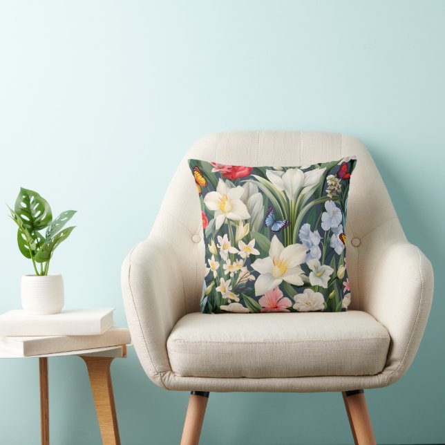 Witte bloemen en vlinders kussen (Stoel)