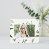 Witte Bloemen Foto Afstuderen Uitnodiging (Staand voorkant)