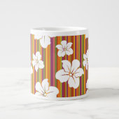 Witte bloemen op een gestreepte achtergrond jumbo beker (Voorkant)