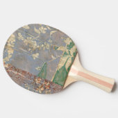 Witte bloemen op Newsprint Achtergrond Tafeltennisbatje (Zijkant)