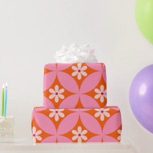 Witte bloemen op roze cirkels patroon uit het midd cadeaupapier