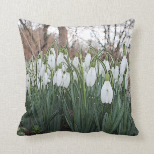 Witte bloemen, sneeuwvlokjes kussen