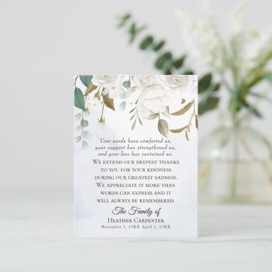 Witte bloemige groenbladeren gevouwen rouwkaarten  briefkaart (Staand voorkant)