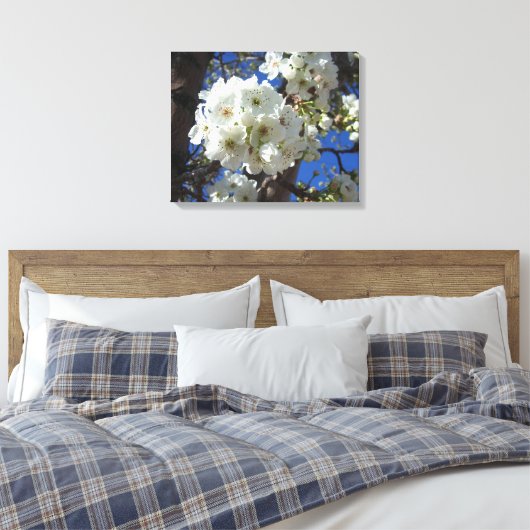 Witte bloesem I Ornamental Pear Tree Canvas Afdruk (Insitu (Slaapkamer))