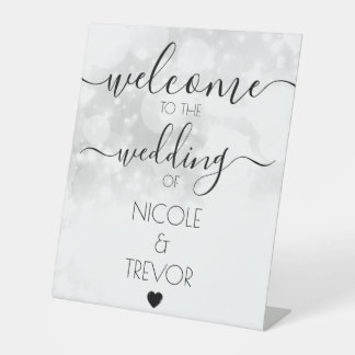 Witte Bokeh Calligrafie Aangepaste Trouw Welkom Reclamebord Met Voetstuk