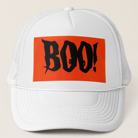 Witte BOO! Trucker Hat in Oranje en zwart ontwerp. Pet (Voorkant)