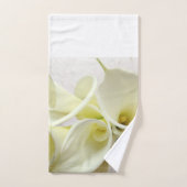 Witte calla lilies van bovenaf bad handdoek (Handdoek)