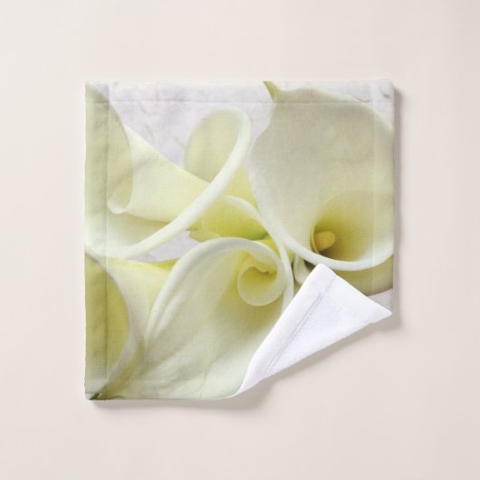 Witte calla lilies van bovenaf bad handdoek (Wasdoekje)
