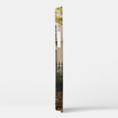 WITTE CONCRETE HUIS, OVERGELEID DOOR BOMEN TIJDENS Case-Mate iPhone CASE (Achterkant / Rechts)