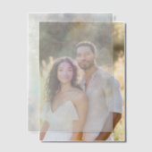 Witte dahlia’s met Paarse en blauwe accenten Vellum Uitnodigingen (Offset (Koppel))