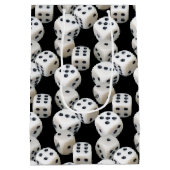 Witte dobbelstenen op zwart medium cadeauzakje (Achterkant)