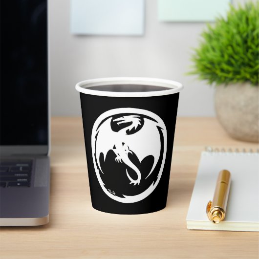 Witte Dragon zwarte papieren bekers (Insitu)