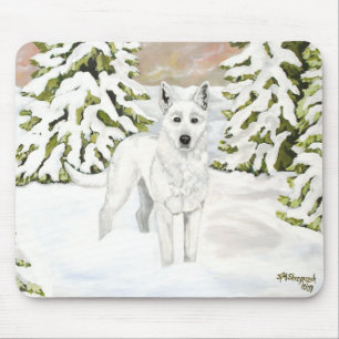 Witte Duitse herder in de winter sneeuw Muismat
