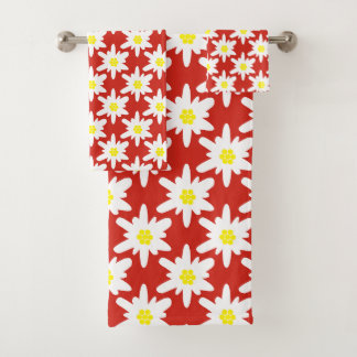 Witte Edelweiss Bloemen Patroon in Rood Bad Handdoek