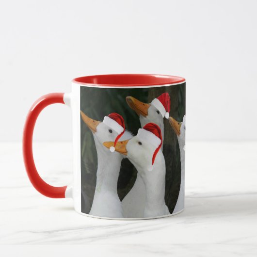 Witte eenden dragen rode kerstmutsen vakantie mok (Links)