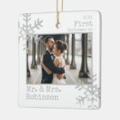 Witte Eerste Kerstmis Mr. & Mrs Foto Keramisch Ornament (Links)