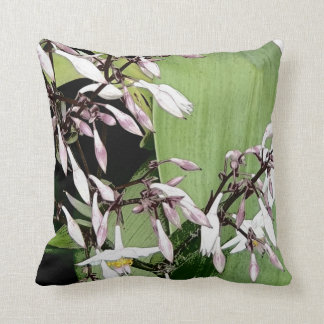 witte en bleke roze bloem kussen