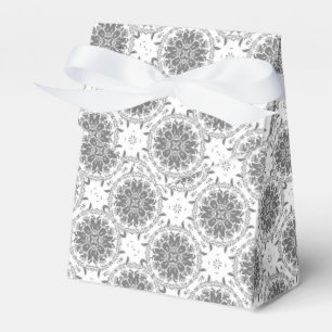 Witte en grijze folklore ornament damask bedankdoosjes