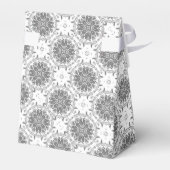Witte en grijze folklore ornament damask bedankdoosjes (Achterkant)