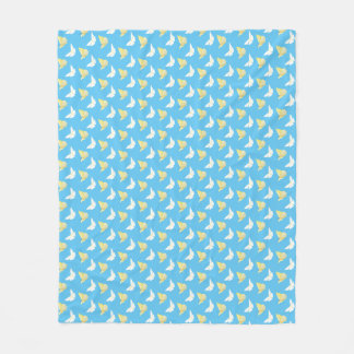 Witte en lichtgele vlinders die blauw vliegen fleece deken