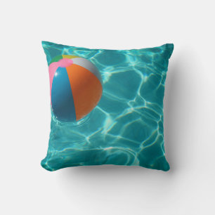 Witte en meerkleurige strandbal kussen