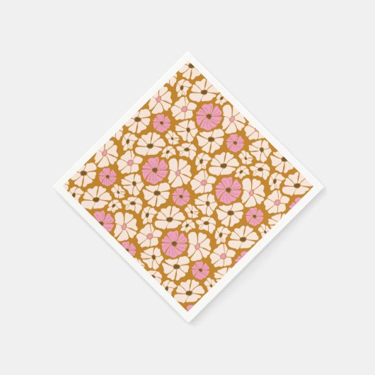 Witte en roze florale patroon op karamelbruin servet (Hoek)