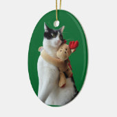 Witte en zwarte kat en rendierkerst Speelgoed Keramisch Ornament (Links)