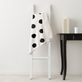 Witte en zwarte pokadot sherpa deken (In situ)